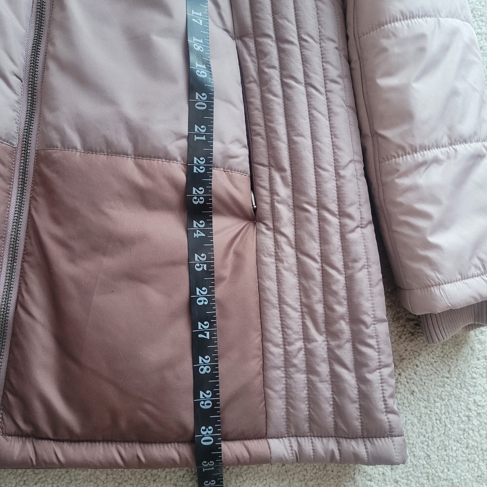 Like New Liz Claiborne Women's Mauve Quilted Jacket with Faux Fur Hood Size L - Picture 9 of 13